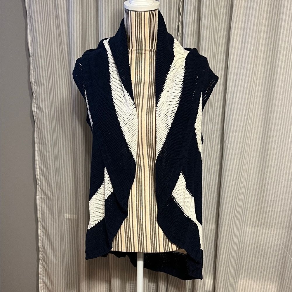 Cabi Navy and White Women's Sweater Vest